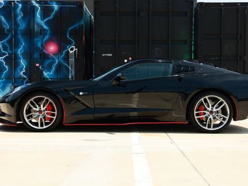 Used 2015 Chevrolet Corvette Stingray Coupe w/ 2LT Preferred Equipment Group RWD image 4