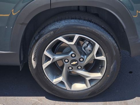 Certified 2025 Chevrolet Trax LT FWD image 15