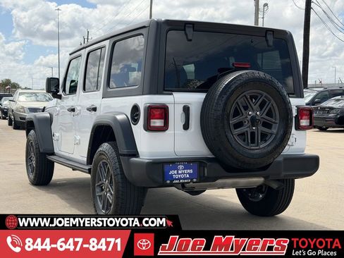 Used 2024 Jeep Wrangler Sport S image 7