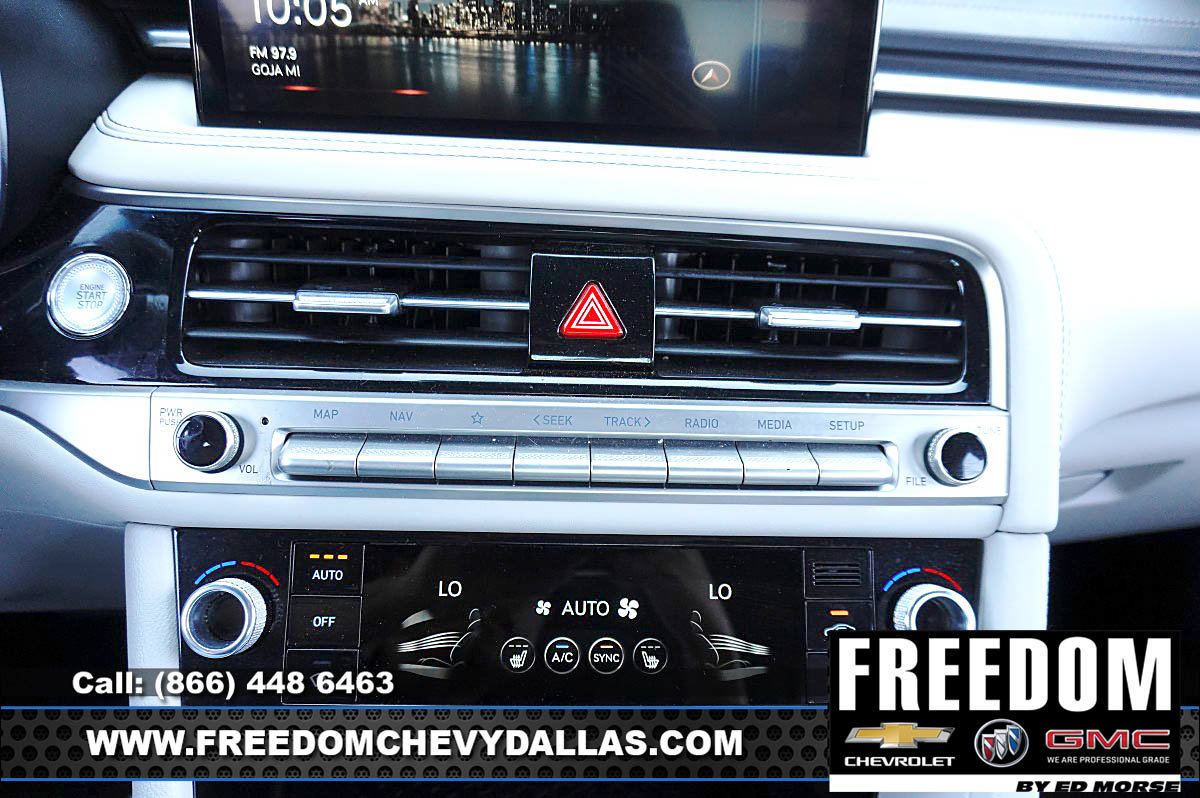 Used 2025 Genesis G70 2.5T RWD image 17