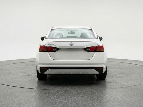 Used 2025 Nissan Altima 2.5 SV FWD image 7