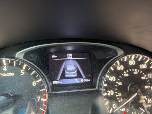 Used 2017 Nissan Pathfinder SL image 7