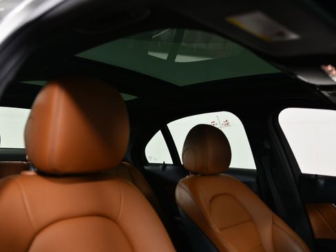 Used 2019 Mercedes-Benz C 300 4MATIC Sedan image 14