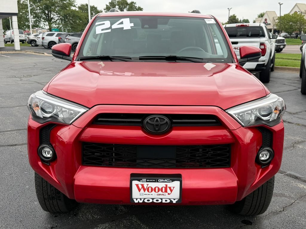 Used 2024 Toyota 4Runner SR5 AWD/4WD image 18