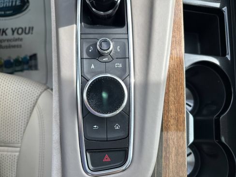 Used 2022 Cadillac Escalade Sport Platinum w/ LPO, Floor Liner Package AWD/4WD image 21