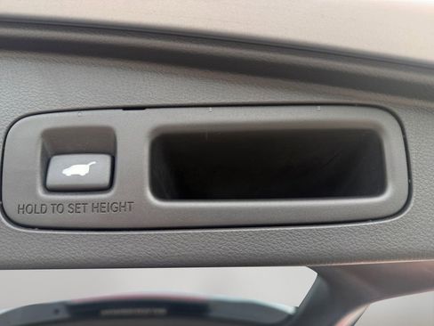 Used 2019 Honda CR-V Touring image 6