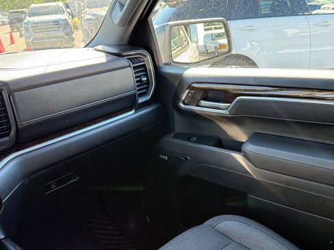 Used 2025 GMC Sierra 1500 Elevation w/ Preferred Package AWD/4WD image 18