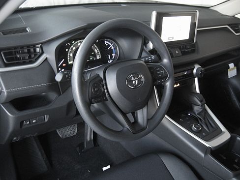 New 2025 Toyota RAV4 LE image 8