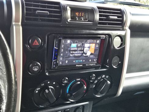 Used 2008 Toyota FJ Cruiser Base 4x4 4dr SUV 5A image 25