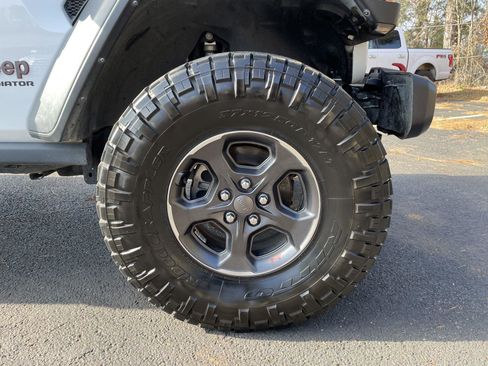 Certified 2022 Jeep Gladiator Rubicon w/ Cold Weather Group image 49