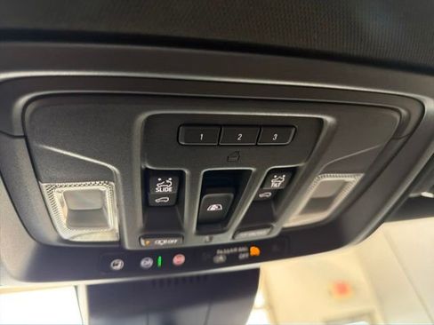 Used 2024 GMC Sierra 1500 AT4 w/ Technology Package AWD/4WD image 15