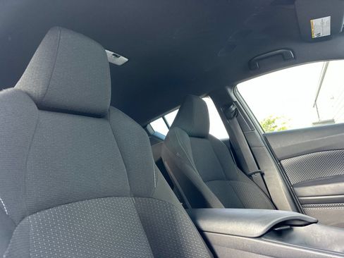 Used 2019 Toyota C-HR LE FWD image 17