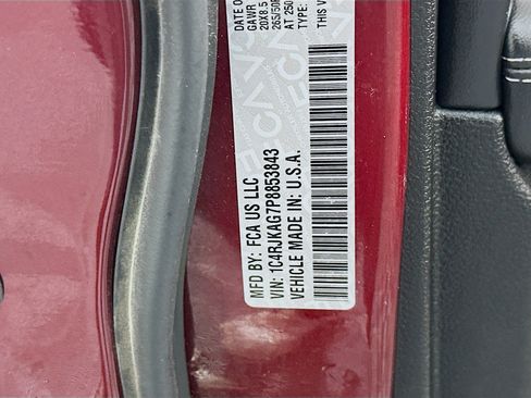 Used 2023 Jeep Grand Cherokee L Laredo image 12