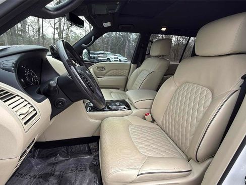 Used 2023 INFINITI QX80 Sensory w/ All-Season Package image 10