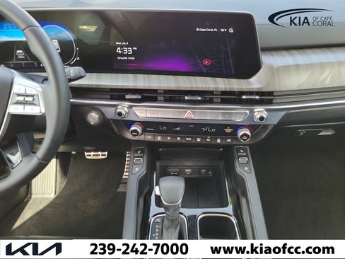 Certified 2025 Kia Telluride SX w/ SX Captain's Chair Package FWD image 21