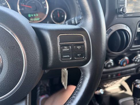 Used 2015 Jeep Wrangler Unlimited Sport AWD/4WD image 29
