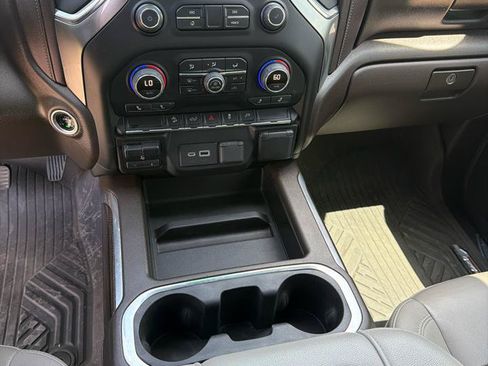 Used 2022 Chevrolet Silverado 1500 LT Trail Boss w/ Convenience Package II AWD/4WD image 8