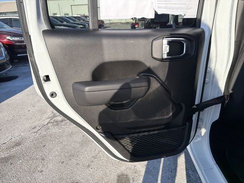 Used 2024 Jeep Wrangler Unlimited w/ Convenience Group image 13