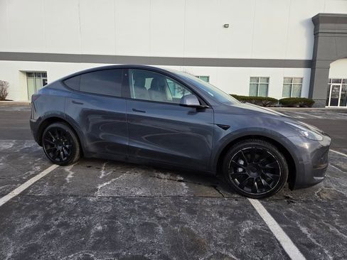 Used 2020 Tesla Model Y Long Range image 6