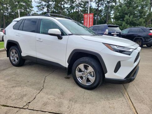 Certified 2024 Toyota RAV4 XLE FWD image 9