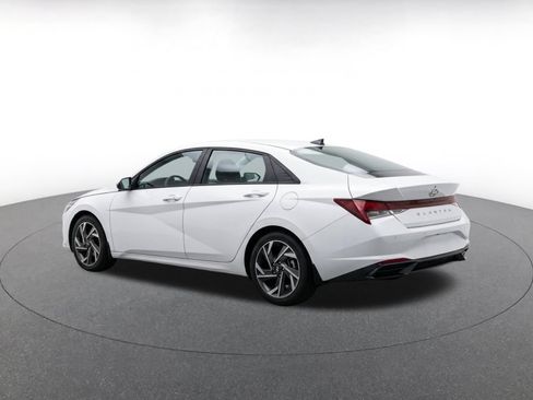 Used 2025 Hyundai Elantra SEL FWD image 7