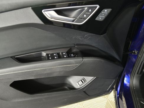 Used 2023 Audi Q4 e-tron Premium Plus w/ Premium Plus image 28