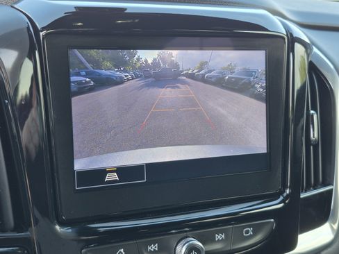 Used 2023 Chevrolet Traverse LT FWD image 24
