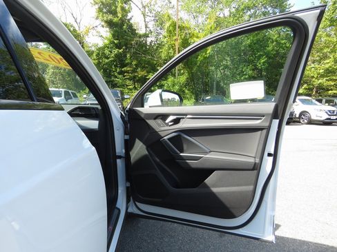 Used 2022 Audi Q3 2.0T Premium w/ Black Optic Sport Package image 13