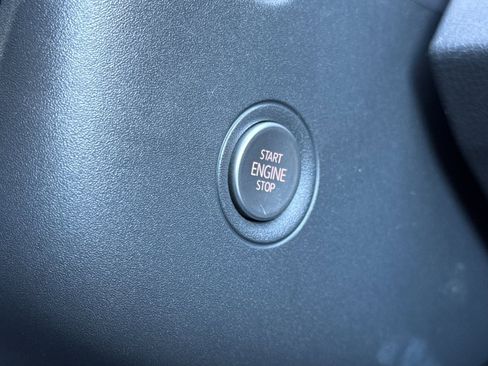 Used 2022 Volkswagen ID.4 Pro image 26