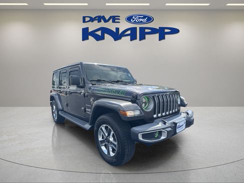 Used 2018 Jeep Wrangler Unlimited Sahara AWD/4WD image 1