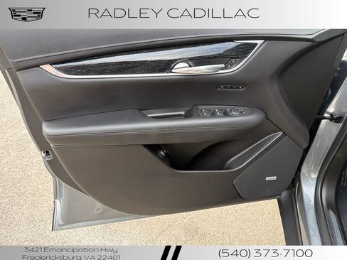 Used 2020 Cadillac XT5 Premium Luxury AWD/4WD image 4