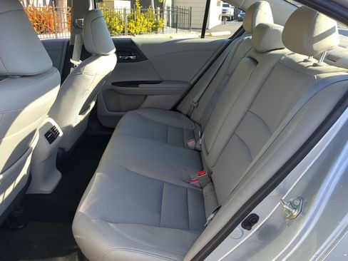 Used 2017 Honda Accord EX-L image 18