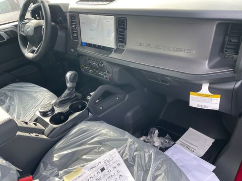 New 2025 Ford Bronco Badlands w/ Sasquatch Package AWD/4WD image 15