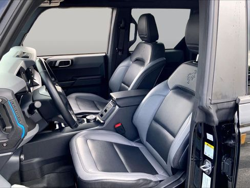 Used 2024 Ford Bronco Black Diamond AWD/4WD image 8