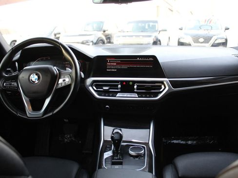 Used 2020 BMW 330i Sedan w/ Convenience Package RWD image 13