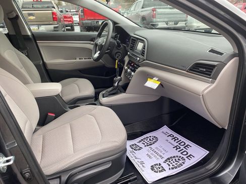 Used 2020 Hyundai Elantra SE image 10