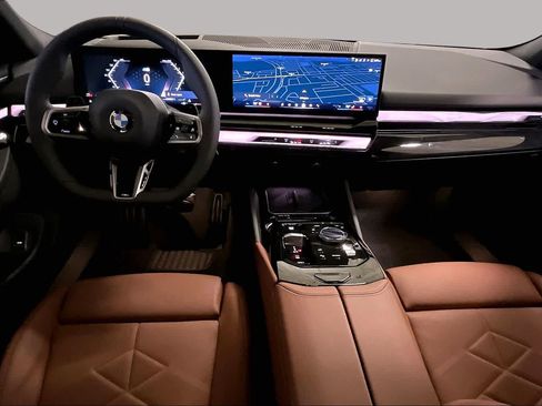 Used 2026 BMW 530i w/ M Sport Package RWD image 5