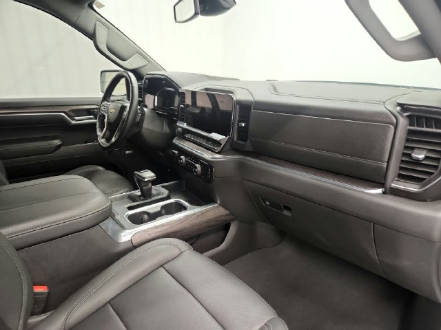 Used 2023 Chevrolet Silverado 1500 LTZ AWD/4WD image 19