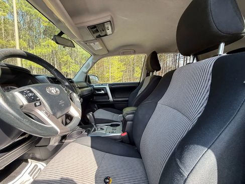 Used 2015 Toyota 4Runner SR5 RWD image 12
