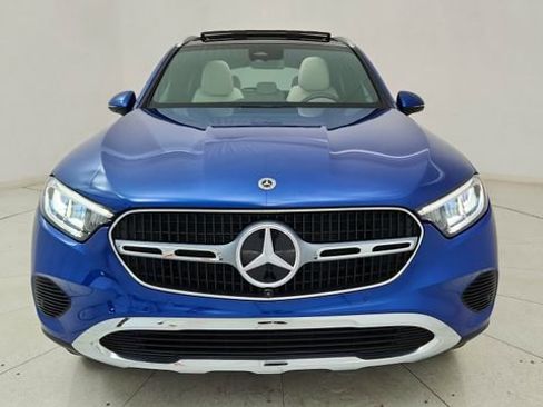 Used 2025 Mercedes-Benz GLC 350e 4MATIC image 13