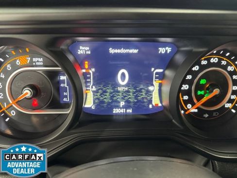 Used 2024 Jeep Wrangler Unlimited Sport AWD/4WD image 2
