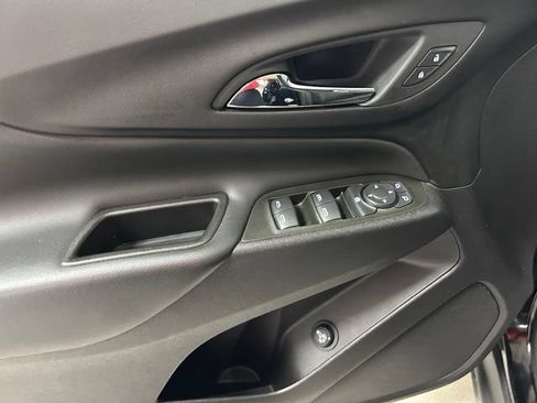 Used 2023 Chevrolet Equinox LT AWD/4WD image 17