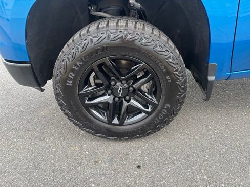 Used 2024 Chevrolet Silverado 1500 LT Trail Boss w/ Convenience Package II image 7