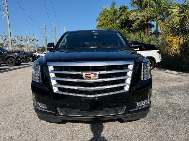 Used 2020 Cadillac Escalade Luxury AWD/4WD image 2