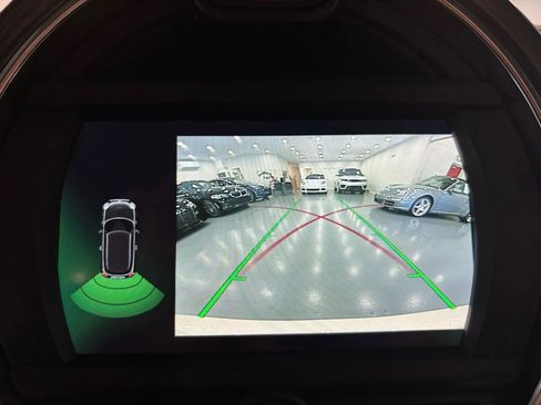 Used 2019 MINI Cooper 2-Door Hardtop w/ Signature Upholstery Package image 26