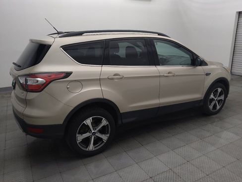 Used 2017 Ford Escape SE w/ Equipment Group 201A FWD image 10