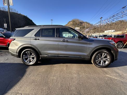 New 2026 Ford Explorer Active w/ Active Comfort Package image 26