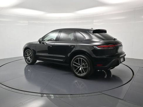 Certified 2026 Porsche Macan AWD/4WD image 3