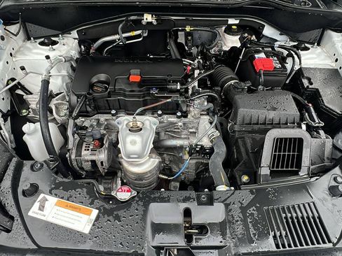 Used 2025 Honda HR-V LX image 10