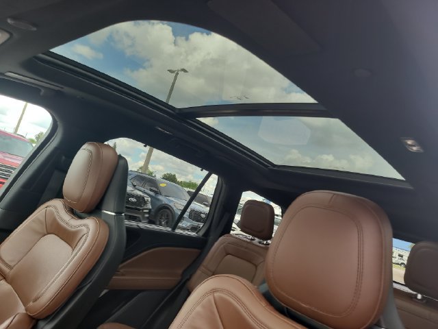 Used 2023 Lincoln Aviator Reserve w/ Equipment Group 201A RWD image 22